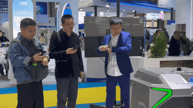 【重磅亮相】星卫来机器人空降上海CCE展，邀您见证“无人清洁”的硬核实力！